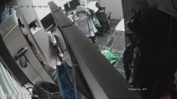 黑客破解网络摄像头偷拍 颜值超高的大奶美女工作室脱光光换衣服这种身材的美女能操一次一辈子都满足了 截图15