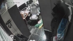 黑客破解网络摄像头偷拍 颜值超高的大奶美女工作室脱光光换衣服这种身材的美女能操一次一辈子都满足了 截图16