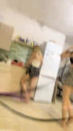 大熊回归，【专业操老外】，沙滩旅游，商场购物，回到别墅区玩群P，男人的梦想天堂，超刺激 截图3