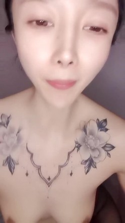 模特下海【喵如意】顶级身材 骚的不行 奶子是真漂亮 纹身也美 腿玩年 开档黑丝大鸡巴跳弹自慰 流白浆 截图3