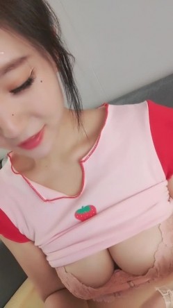 G奶女神下海！超漂亮道具自慰！神仙颜值，纯天然的巨胸，极品尤物不可错过 截图9