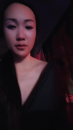【泡泡马】白领御姐~! 白皙身材~户外刺激车震~无套啪啪 截图1