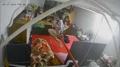【极品稀缺 ️破解摄像头】极品服务员宿舍日常 ️小姐姐年轻美乳好坚挺 穿搭职业装制服很有气质 距离超近 高清1080P版 截图7