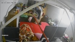 【极品稀缺 ️破解摄像头】极品服务员宿舍日常 ️小姐姐年轻美乳好坚挺 穿搭职业装制服很有气质 距离超近 高清1080P版 截图15