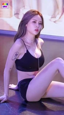 热传LPL前职业选手WE大舅子前妻【金提莫】女团成员下海一步步火力全开最后赤裸裸露壁道具自慰 截图5