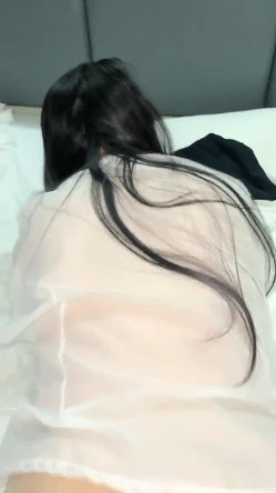 野外刺激~【泡椒牛肉】约炮宝马男~户外舌吻~口爆~无套啪啪~干完大马路上就撒尿 截图12