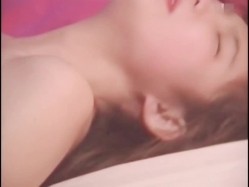 清纯得出水的可爱女神 粉粉小巧的奶子 太经典了 和小男友偷情实录 小男友从窗户爬上她的床 好久不见了 床上激烈翻云浮云 截图10