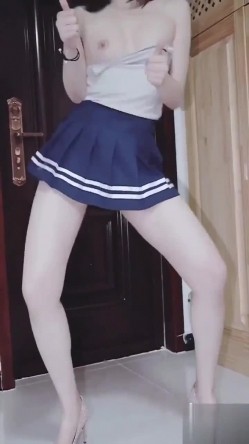 抖音推特裸舞【咚小姐(missdong)】美腿裸舞，抖音风变装裸舞，户外露出 截图7