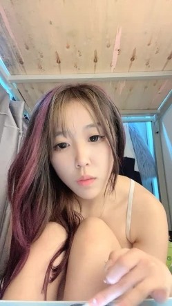 新下海大三学生妹【一页叶】宿舍躲起来做黄播 校园女神范 胸大又粉 极品红樱桃  皮肤白皙 人气登顶 截图11