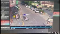 监控记录《广东佛山当街强奸事件》 ️大白天马路上把靓妹拖到路边扒裤扯裙子妹子吓坏了吧 截图5