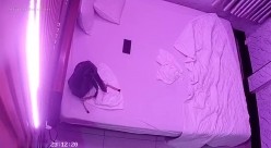 小旅馆钟点炮房摄像头偷拍 ️少妇和油头粉面哥开房偷情舔逼各种玩弄被搞得好爽 截图14