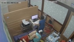 《妇产科监控破解》多位美女少妇张开大腿让医生又抠又摸检查阴道 截图3