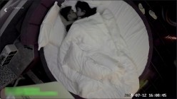 私享台酒店精品偷拍 高颜值性感美女床上变骚母狗被男友操出血 截图4