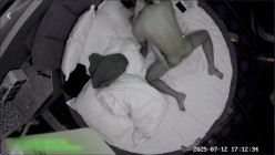 私享台酒店精品偷拍 高颜值性感美女床上变骚母狗被男友操出血 截图13