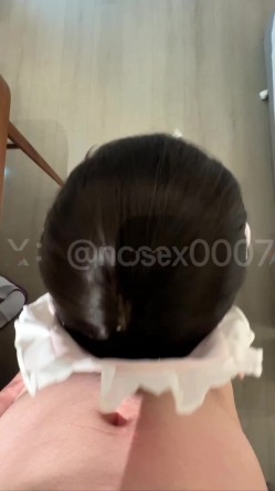 桩机男遇上性感窈窕大长腿！国产高质量情侣「小鱼饭馆」付费资源 截图2