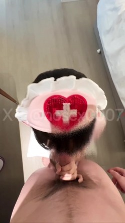 桩机男遇上性感窈窕大长腿！国产高质量情侣「小鱼饭馆」付费资源 截图7