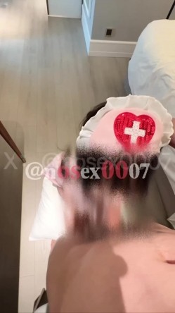 桩机男遇上性感窈窕大长腿！国产高质量情侣「小鱼饭馆」付费资源 截图11