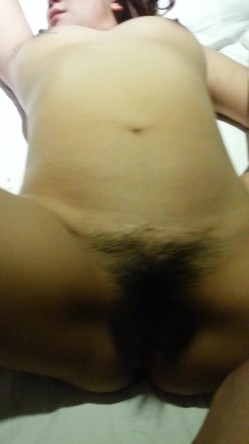 生过娃的偷情少妇：我正在想要一个，情趣的来 你懂的亲爱的，我的身子都给你，你想不想要，吃一口我的骚逼， 男：什么叫情趣的！ 截图5