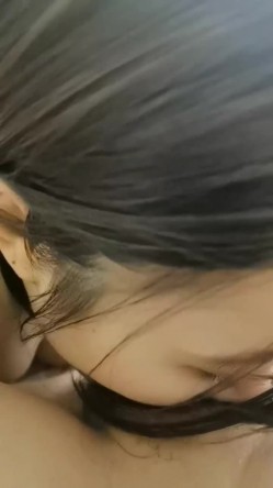 【性奴少妇&反差魅婊】超多漂亮淫妹淫妻淫女友啪啪口交甄选，靓妹舔肉棒 淫荡啪啪 骚穴特写 完美露脸 深喉内射篇 稀缺资源劲爆收藏 截图4