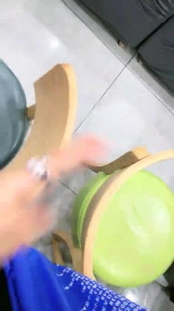户外露出，真实刺激！~【你的户外小淫妇】，商场公园地摊 截图7