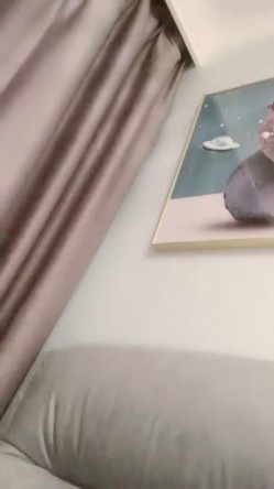 喜欢听古典音乐的巨乳大奶妹子完美露脸，自慰抠逼流了很多淫水 截图9