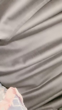 喜欢听古典音乐的巨乳大奶妹子完美露脸，自慰抠逼流了很多淫水 截图16