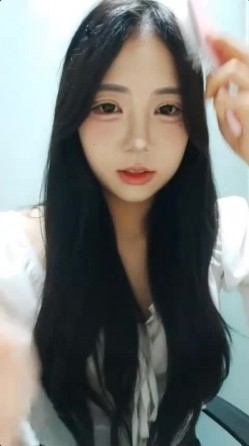 顶级BJ下海-卧蚕小网红【soeun】福利私拍，约啪自慰反差舔食吸茎艹穴抽插相当火爆 截图1