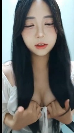 顶级BJ下海-卧蚕小网红【soeun】福利私拍，约啪自慰反差舔食吸茎艹穴抽插相当火爆 截图4