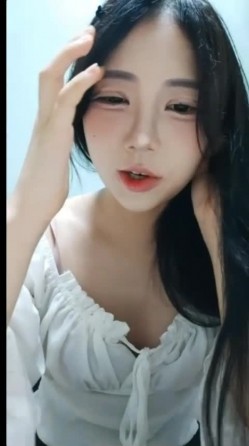 顶级BJ下海-卧蚕小网红【soeun】福利私拍，约啪自慰反差舔食吸茎艹穴抽插相当火爆 截图8