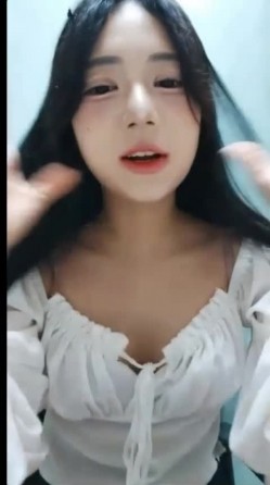 顶级BJ下海-卧蚕小网红【soeun】福利私拍，约啪自慰反差舔食吸茎艹穴抽插相当火爆 截图9
