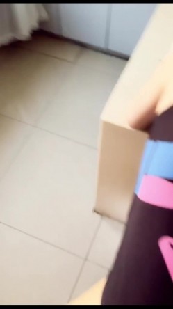 萝莉，女生身材火辣，看一眼都硬的不行，女生很欲，声音美妙，对白真实。不可多得的优质真实约炮视频 截图1