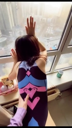 萝莉，女生身材火辣，看一眼都硬的不行，女生很欲，声音美妙，对白真实。不可多得的优质真实约炮视频 截图2