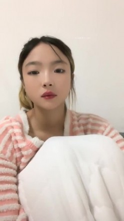 灌醉18岁的学生妹，【小乖7】，几瓶啤酒就喝醉了，被操了，娇喘喊着~快~快~快，清新小妹子被疯狂蹂躏，推荐 截图2