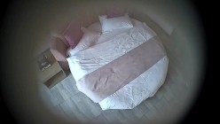 酒店偷拍 乖乖女学生掏出书包内藏的情趣黑丝疯狂深蹲爱拍摄胖男 截图1