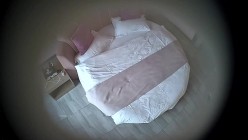 酒店偷拍 乖乖女学生掏出书包内藏的情趣黑丝疯狂深蹲爱拍摄胖男 截图4