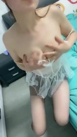 【熟女福利】快手丝袜熟女团队，【花嫂】福利视频30V 超级骚，特别骚气的少妇 截图5