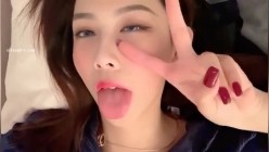 【推特】极品御姐人妻夹头深喉，长得很好看的小姐姐，口活技术也很好！ 截图3