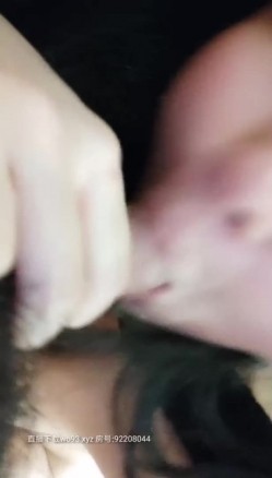 英语老师『艾达』被校长SM 狗链小皮鞭乳夹调教小母狗 认真舔主人肉棒求内射 截图14