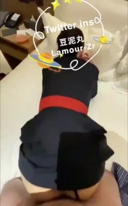 推特东航乘务员极品空姐【豆泥丸】福利私拍，足交啪啪女神骚起来是真顶，170完美长腿炮架 截图1