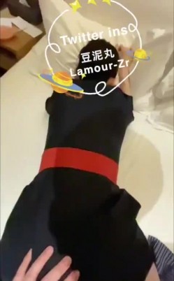 推特东航乘务员极品空姐【豆泥丸】福利私拍，足交啪啪女神骚起来是真顶，170完美长腿炮架 截图9