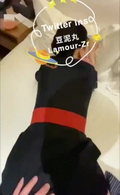 推特东航乘务员极品空姐【豆泥丸】福利私拍，足交啪啪女神骚起来是真顶，170完美长腿炮架 截图11