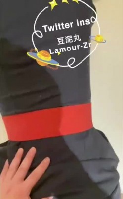 推特东航乘务员极品空姐【豆泥丸】福利私拍，足交啪啪女神骚起来是真顶，170完美长腿炮架 截图14