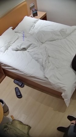 酒店偷拍样子斯文的眼镜白领姐姐被已婚男扣逼操穴 截图10