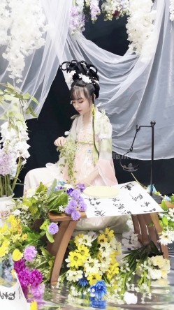 稀有露脸 高端ACG业界女神爆机少女 喵小吉 古装汉服《花间集》诱人胴体美不胜收 古代青楼达官贵人的玩物 截图4