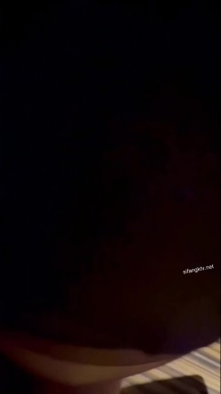 爆款尤物极品女神『丝欲大魔王』穿开档黑丝诱惑度拉满 太敏感一高潮就浑身颤抖 美腿肩上扛爆操 呻吟勾魂 颜值在线 截图11