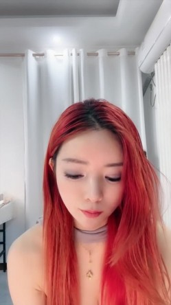 绿播舞蹈系尤物【无虞】顶级完美身材 狂跳抖音热门歌曲 奶子时不时的蹦出来相当的哇塞 截图5