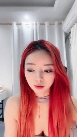 绿播舞蹈系尤物【无虞】顶级完美身材 狂跳抖音热门歌曲 奶子时不时的蹦出来相当的哇塞 截图13