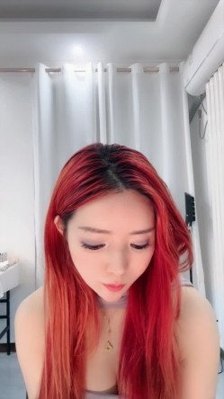 绿播舞蹈系尤物【无虞】顶级完美身材 狂跳抖音热门歌曲 奶子时不时的蹦出来相当的哇塞 截图15