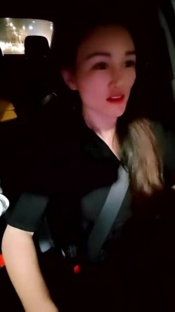 推荐！极品御姐~滴滴女司机~【微微落幕】勾搭乘客~啪啪~网约车艳遇，骚货床上浪荡至极，刺激 截图2