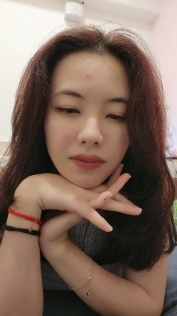 首次闺蜜大屌操【台湾小飘飘】辣眼互动 蹭裆 揉奶头 刺激 截图12